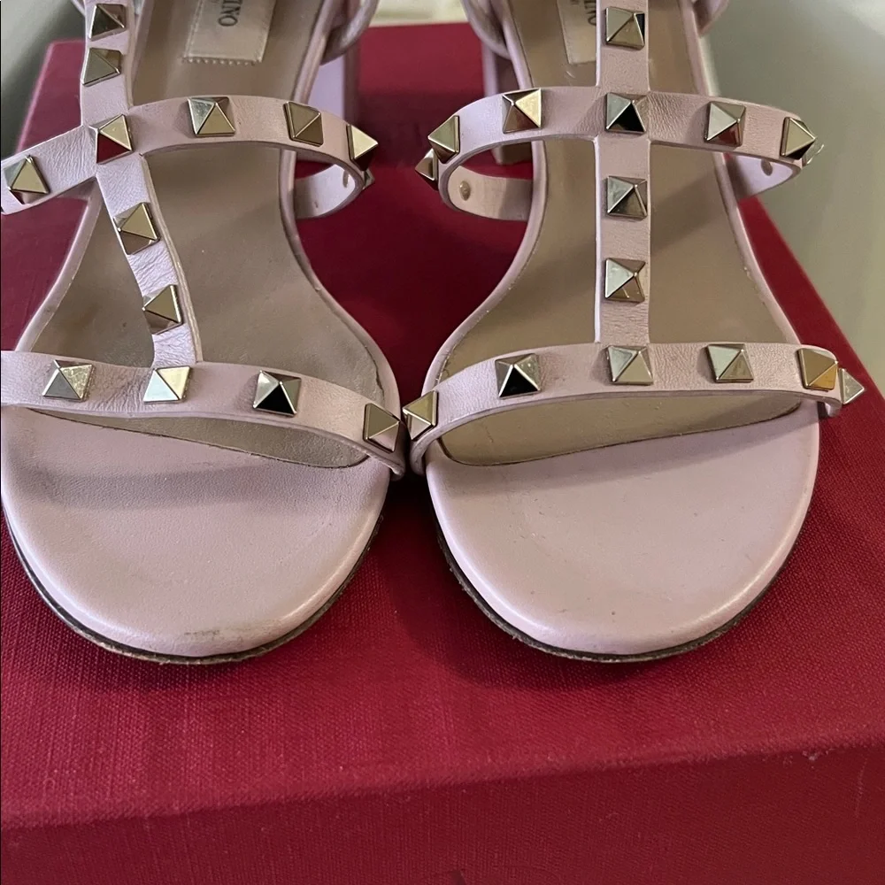 Valentino Garavani Rockstud Leather Sandal - Picture 5 of 7